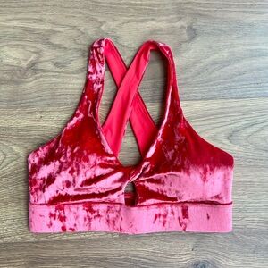 NWT Fabletics Oasis Crushed Velour Twist Sports Bra M